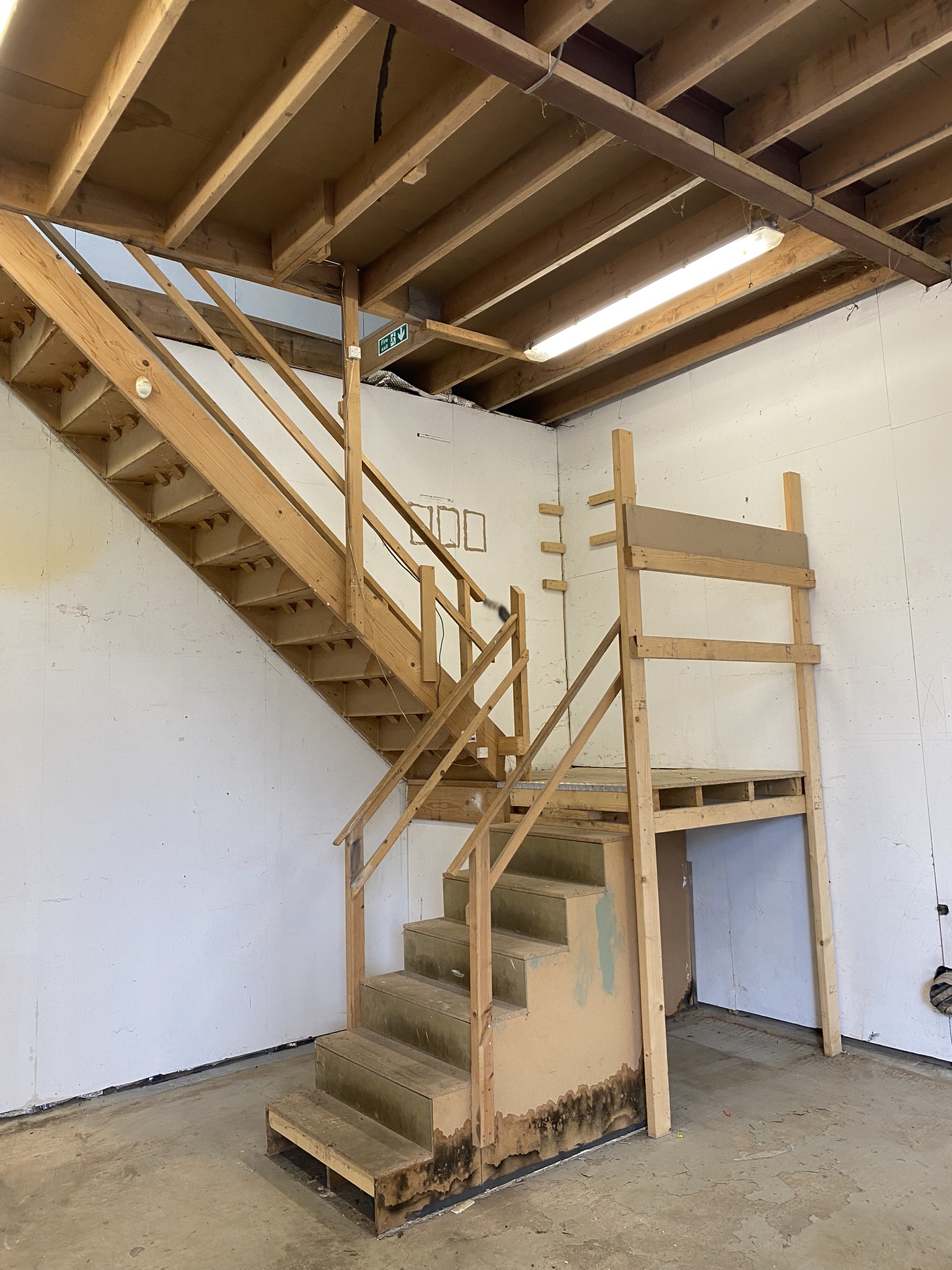 Industrial Unit in Market Harborough - photo 3