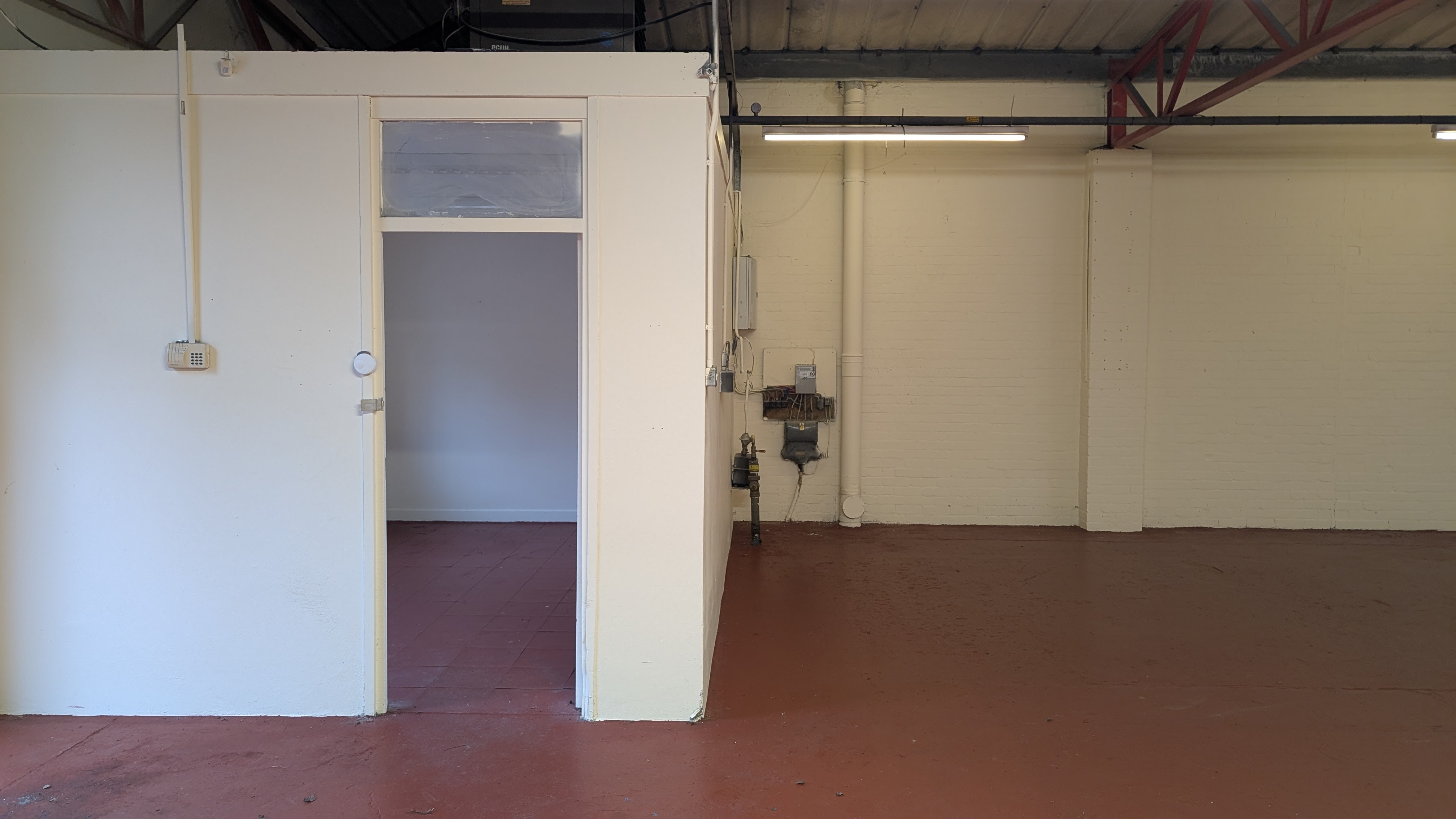 Industrial Unit in Newtown - photo 2