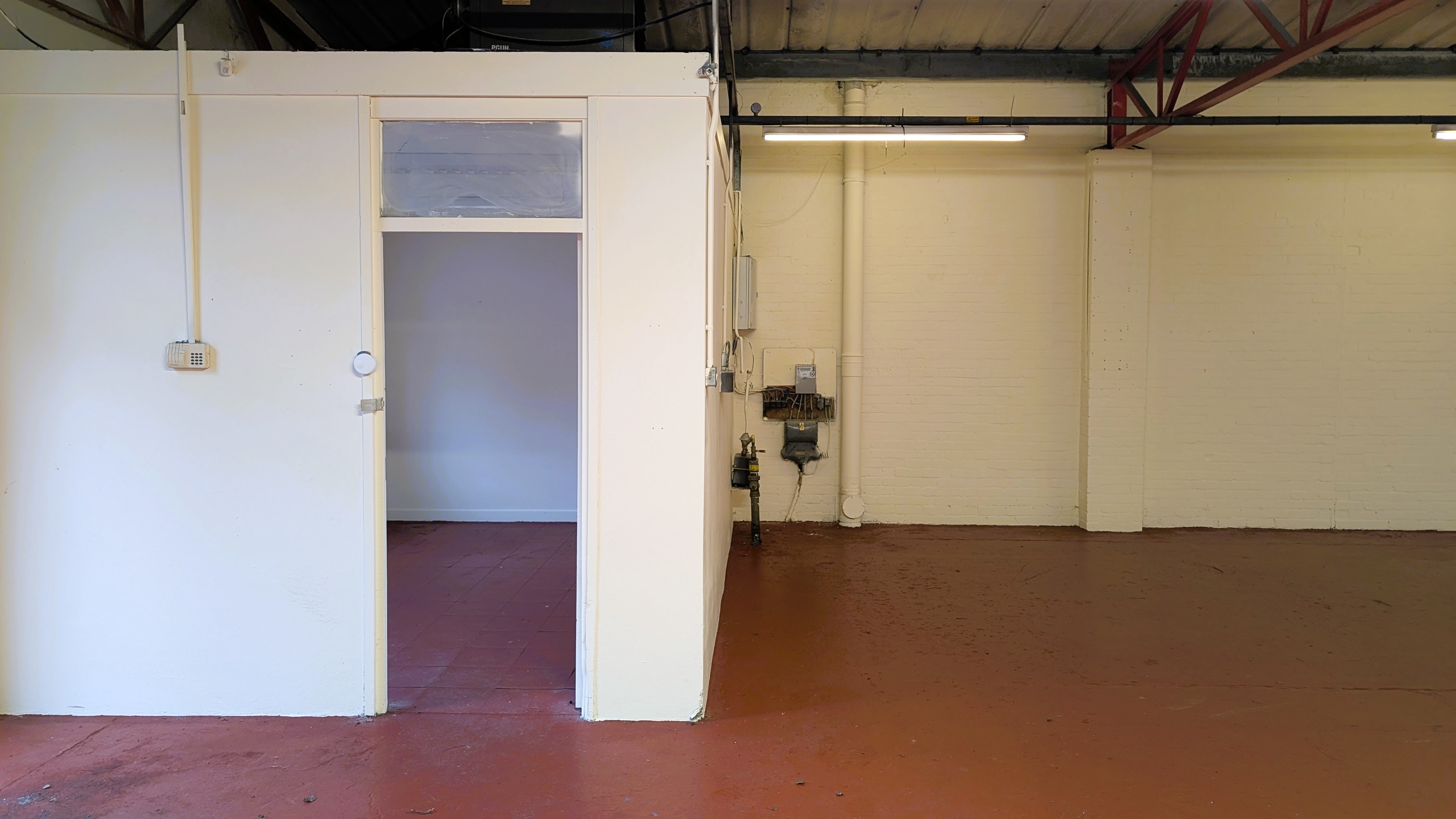 Industrial Unit in Newtown - photo 3