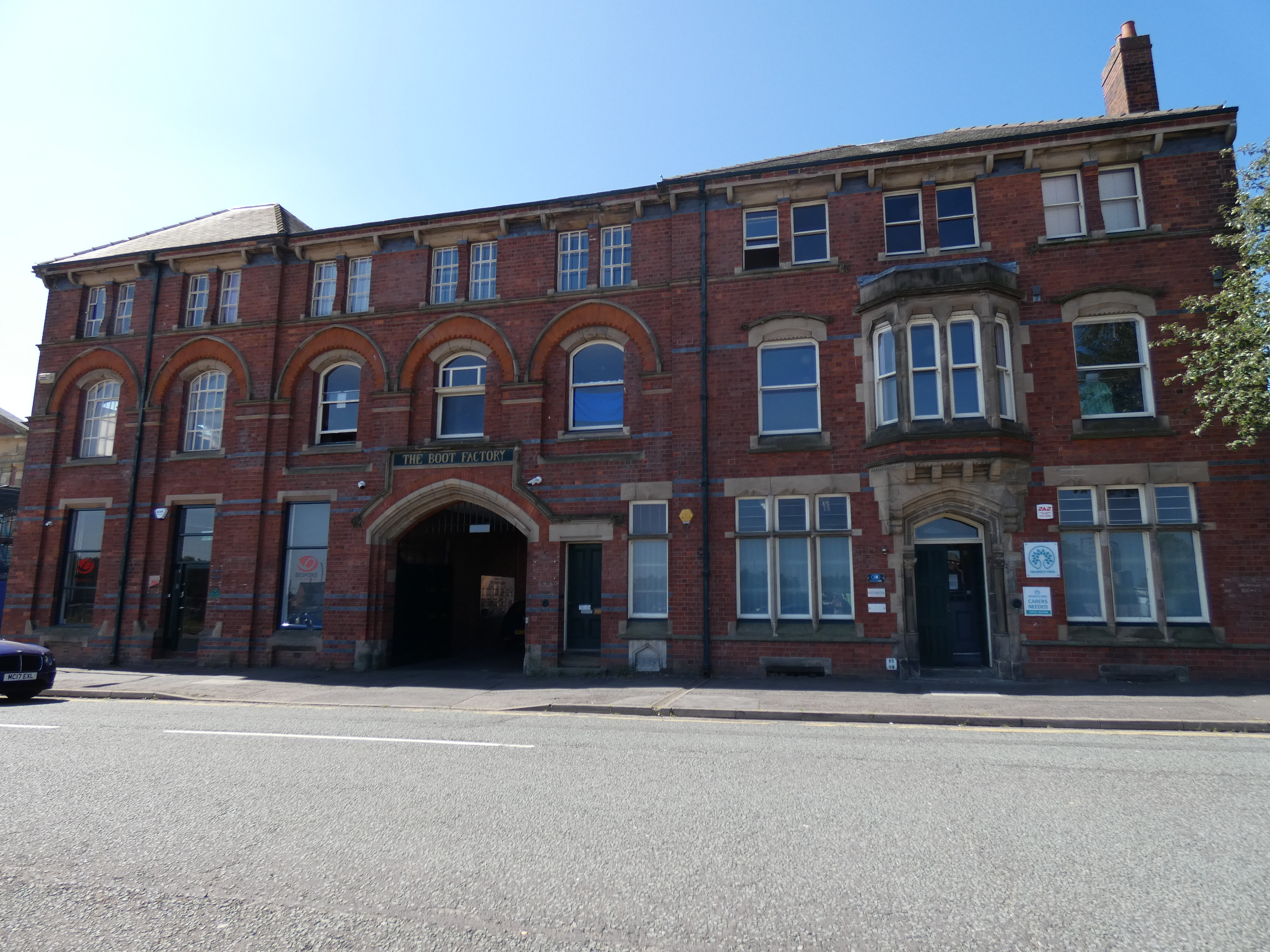 Office in Wolverhampton - photo 3