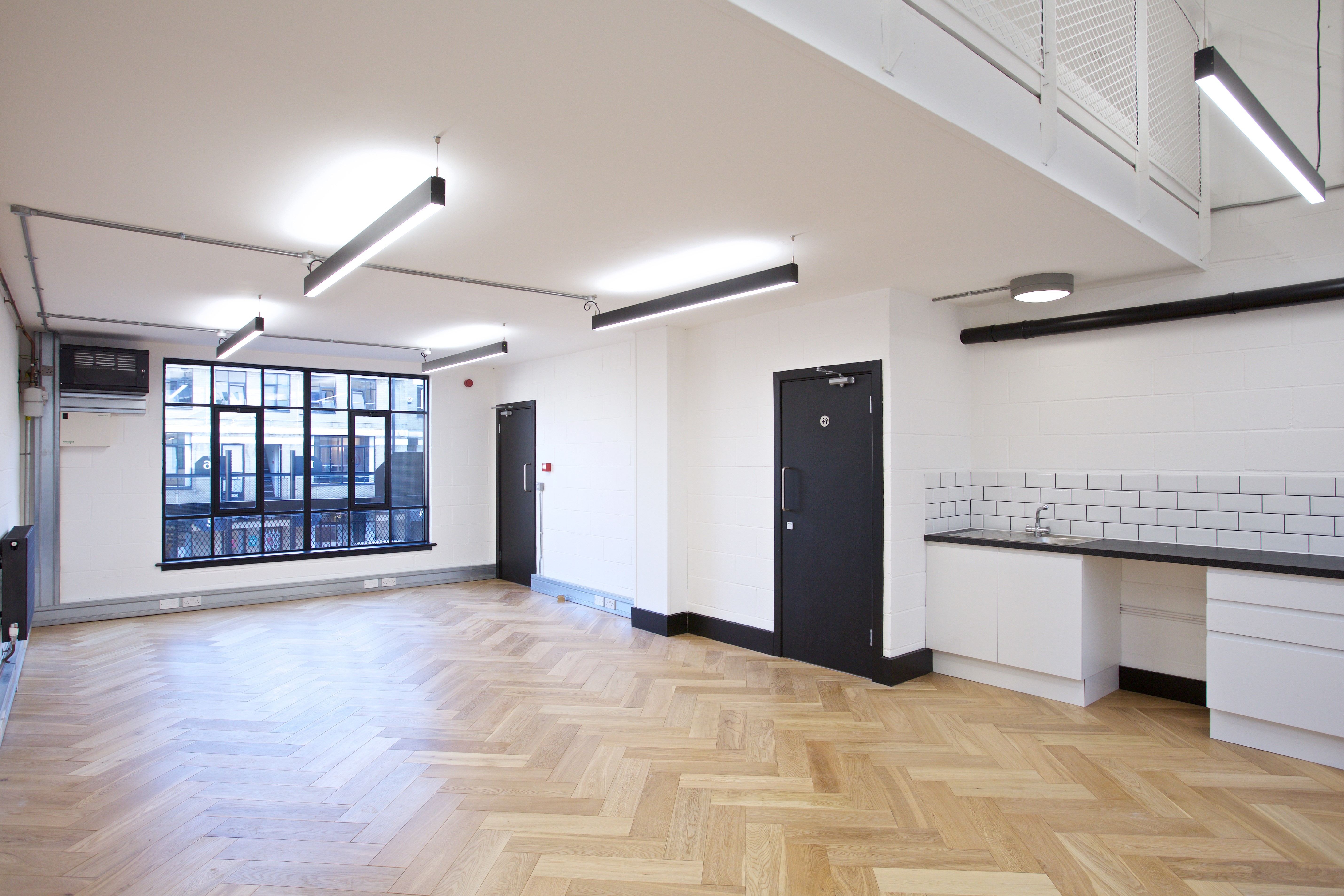 Industrial Unit in London - photo 4