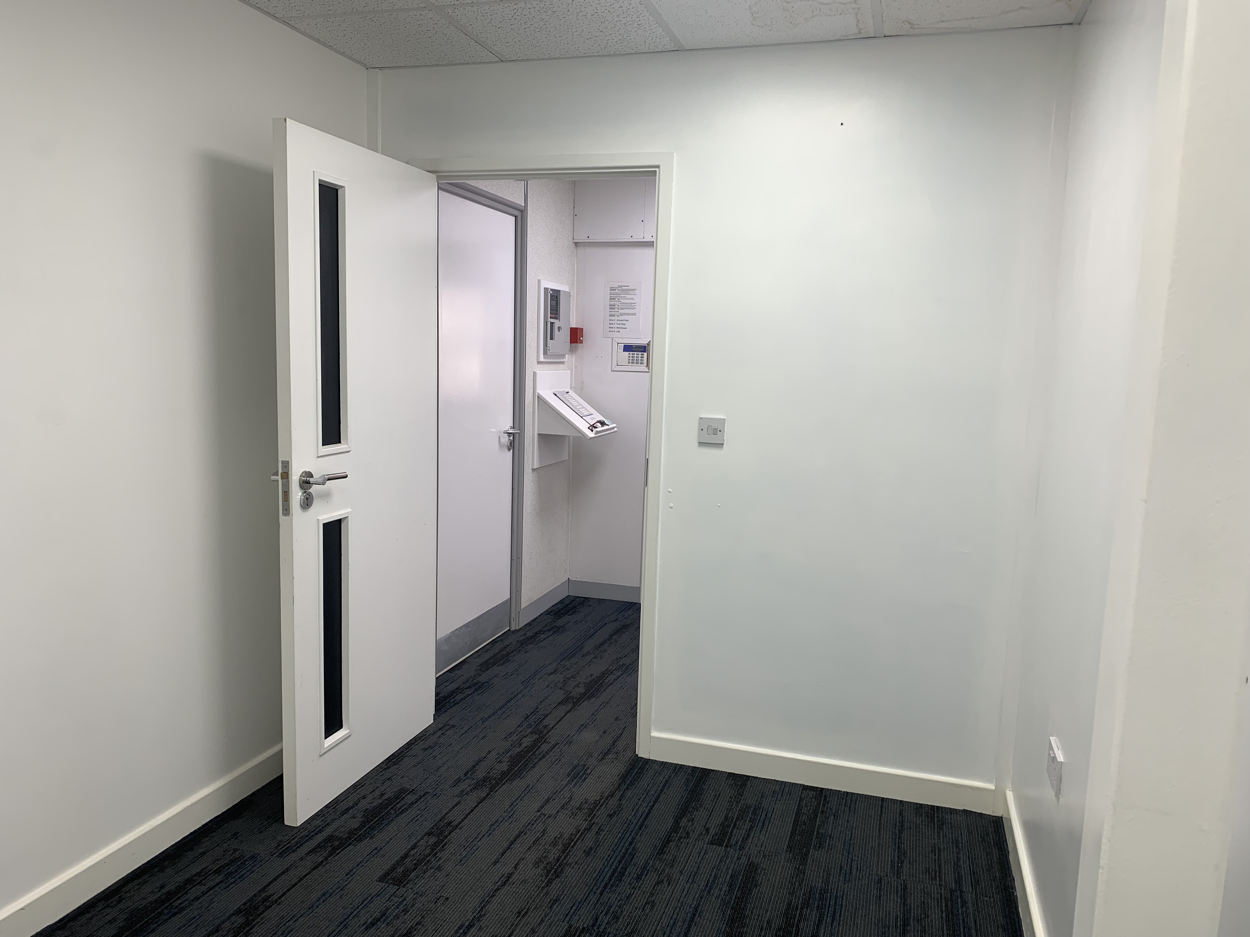 Office in Tamworth - photo 4