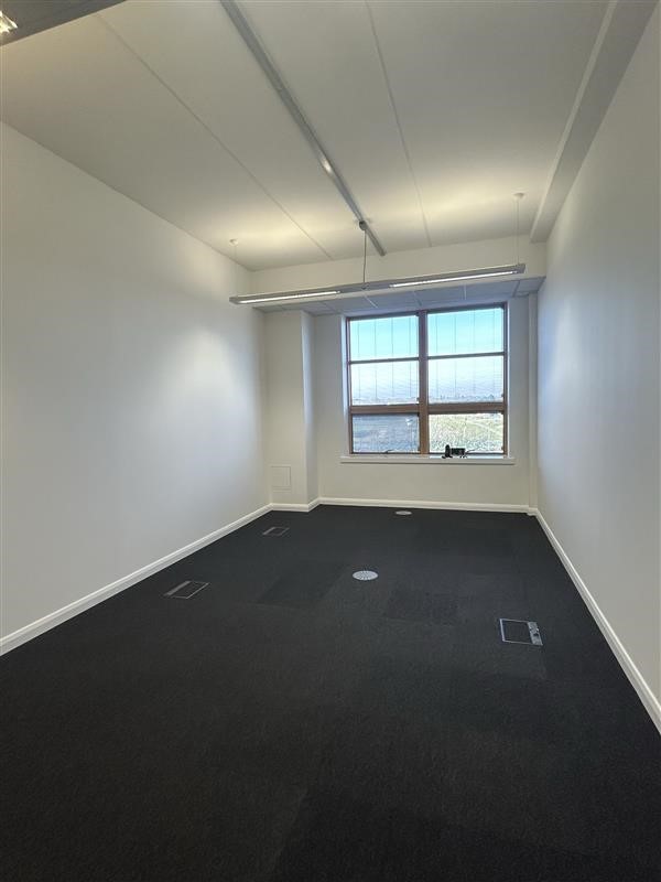 Office in Nuneaton - photo 2