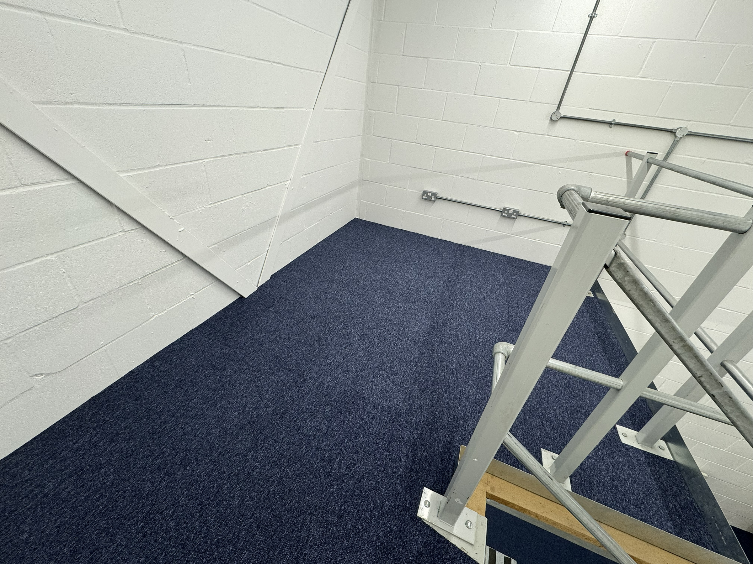 Industrial Unit in Aylesbury - photo 2