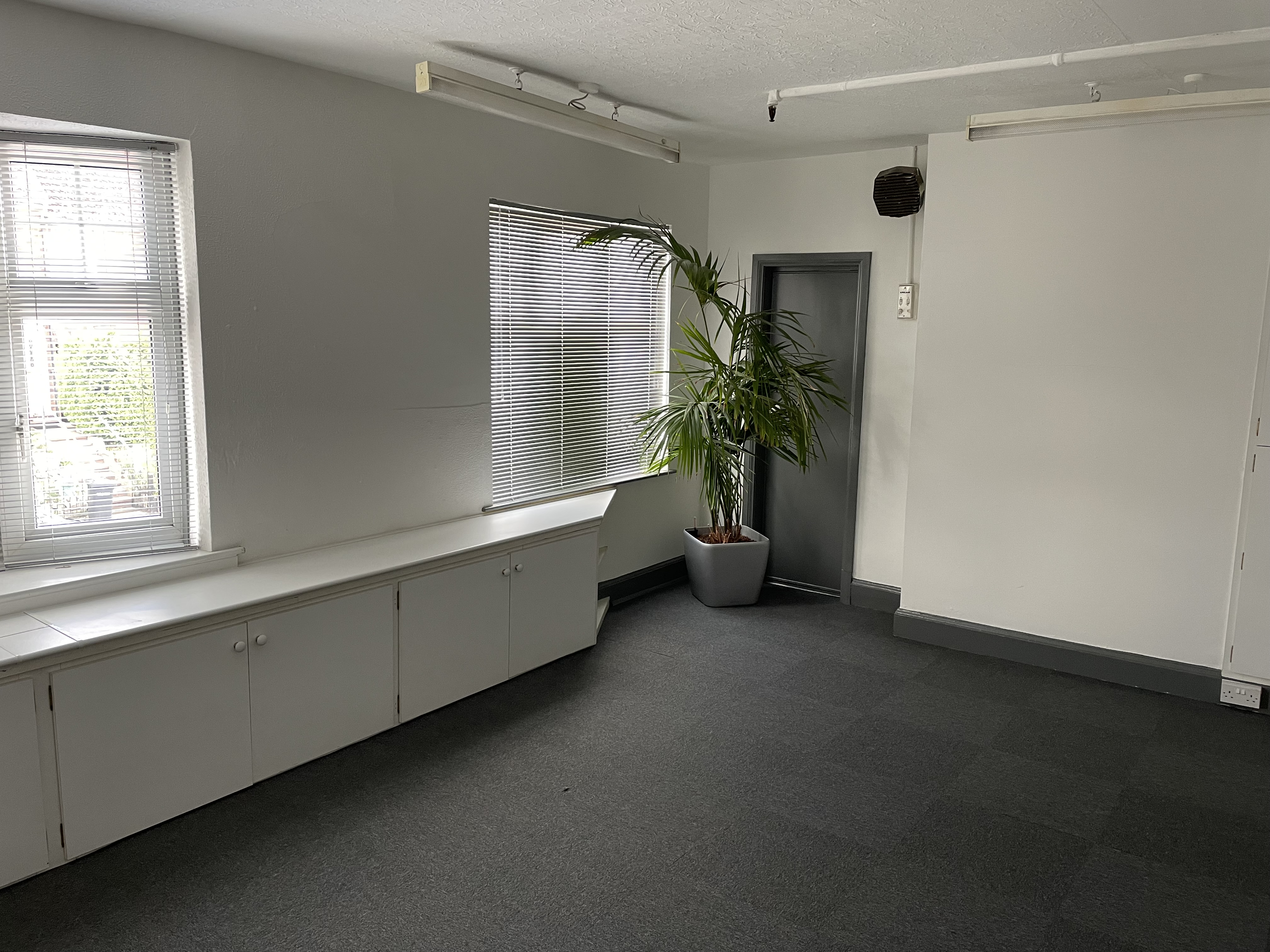 Office in Leicester - photo 3