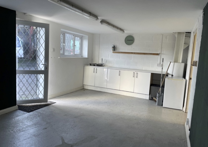 Storage in Tarporley - photo 3