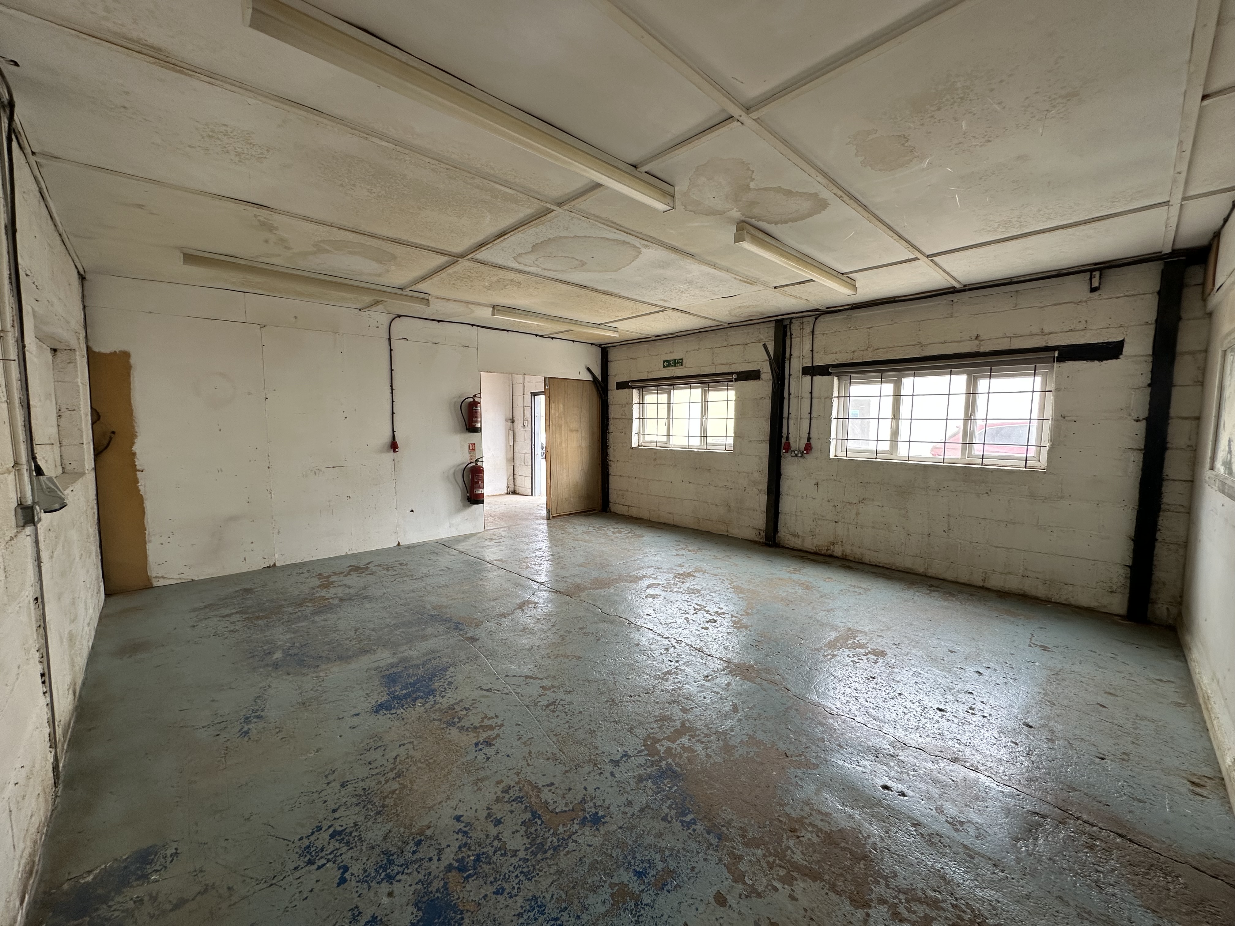 Industrial Unit in Wantage - photo 2