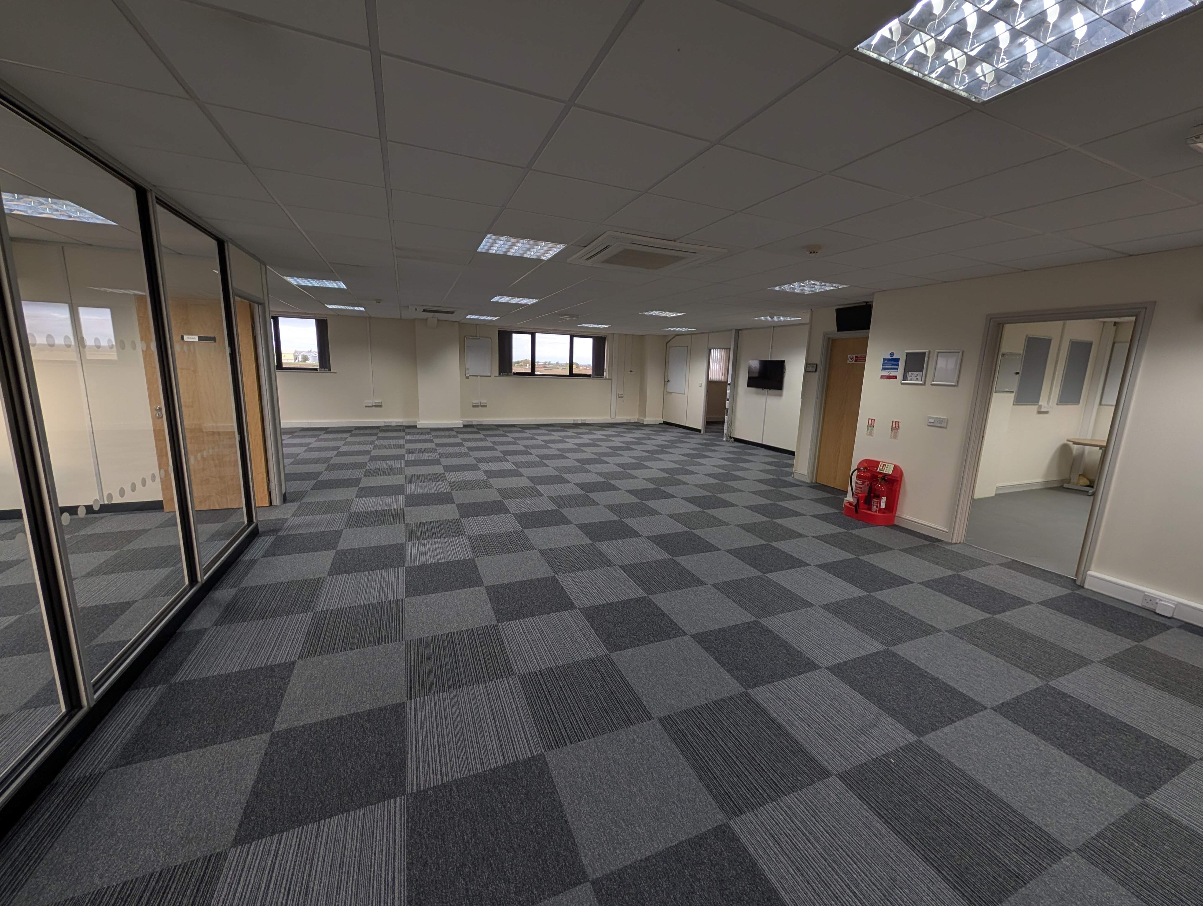 Office in Long Bennington - photo 2