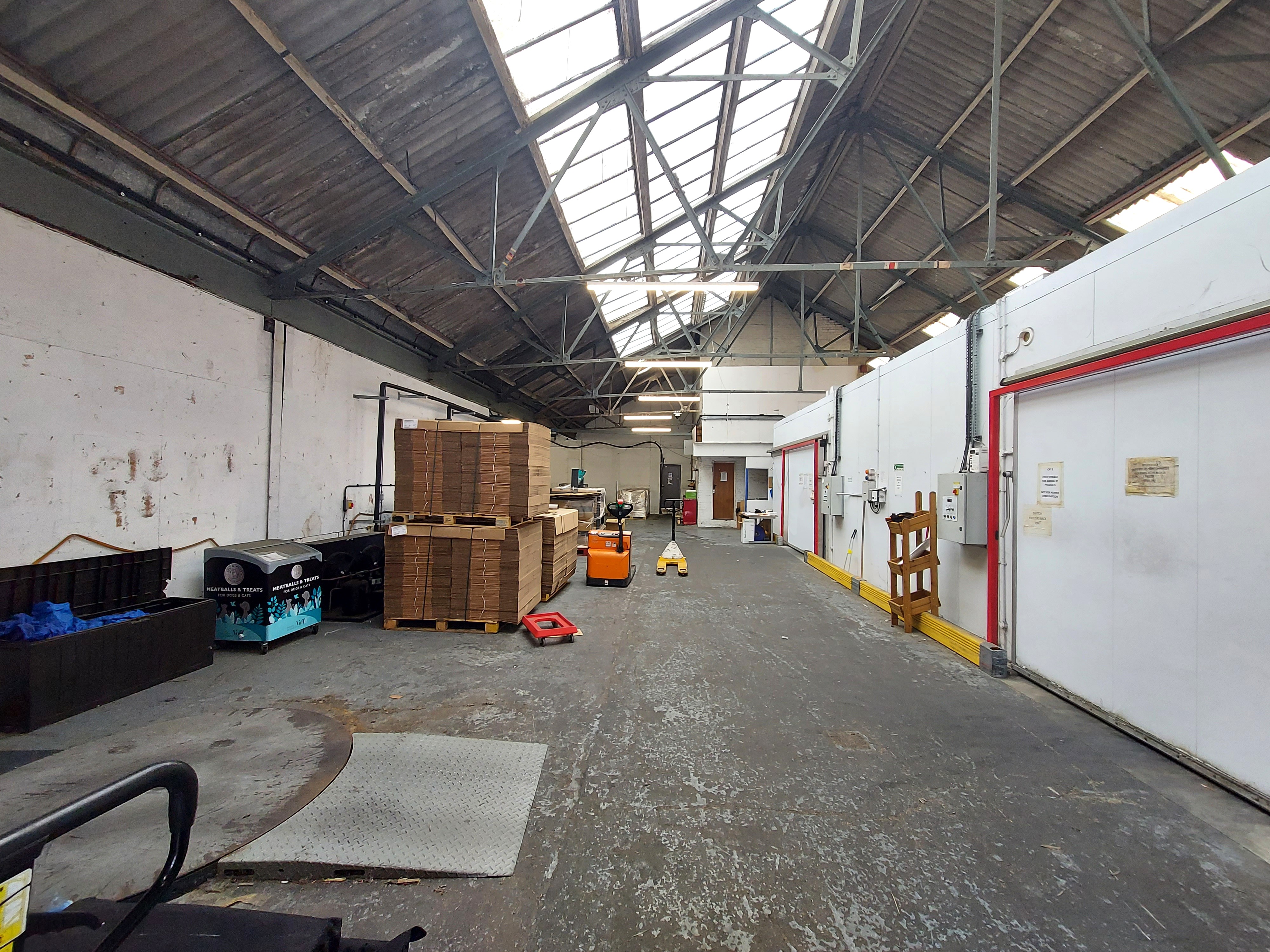 Industrial Unit in Camberley - photo 3