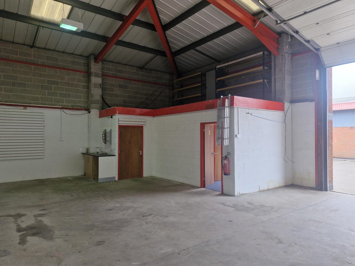 Industrial Unit in Cannock - photo 3