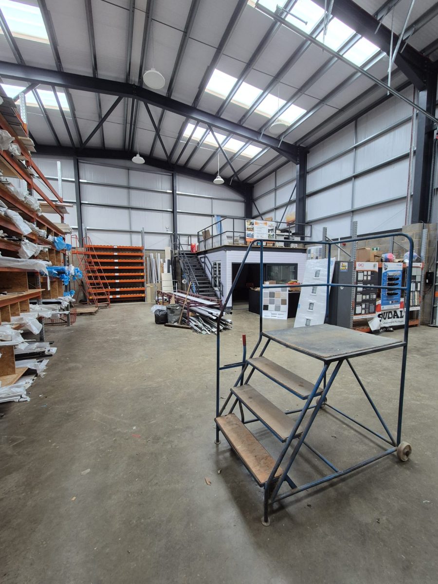 Industrial Unit in Market Harborough - photo 3