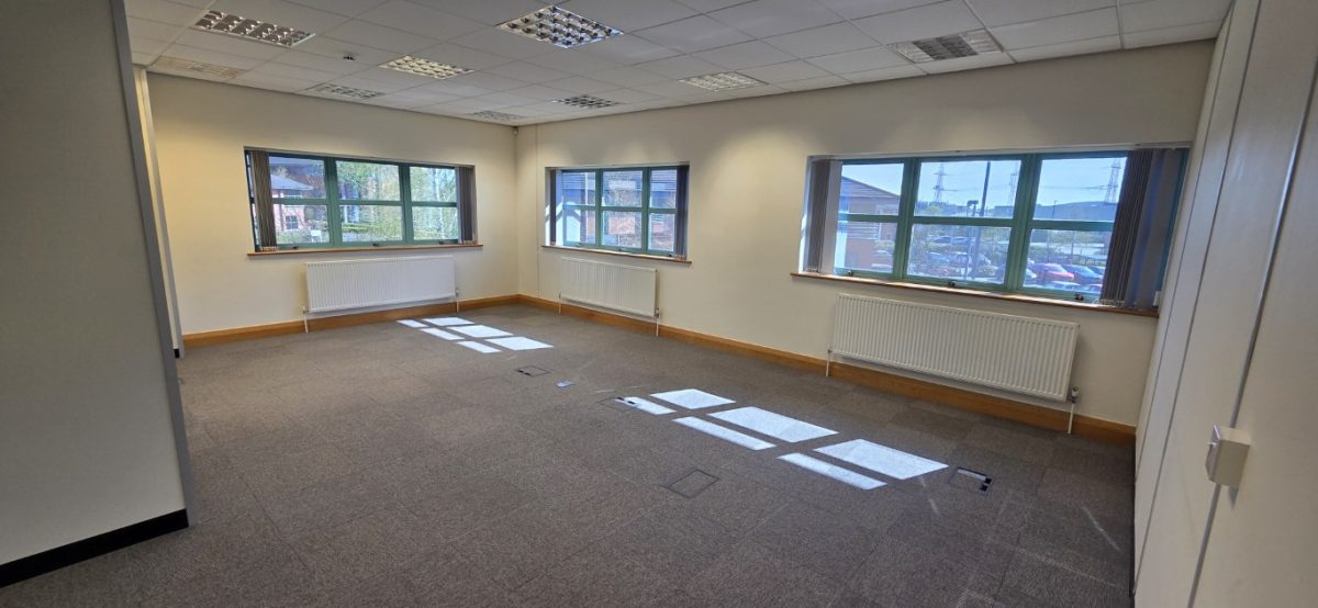 Office in Derby - photo 4