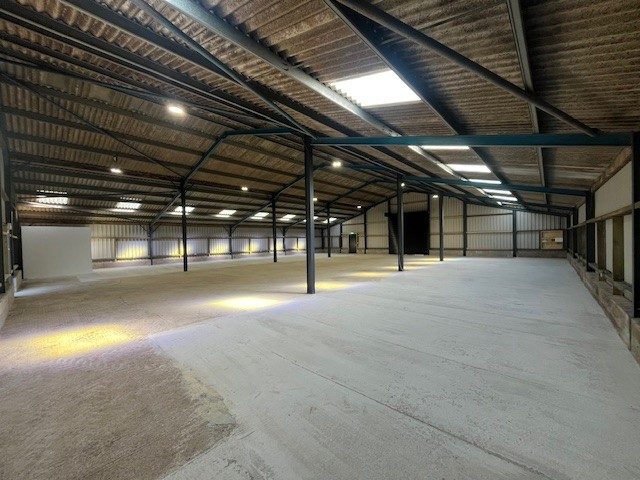 Industrial Unit in Bishops Wood - photo 2