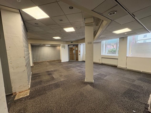 Retail/Shop in Rugeley - photo 3