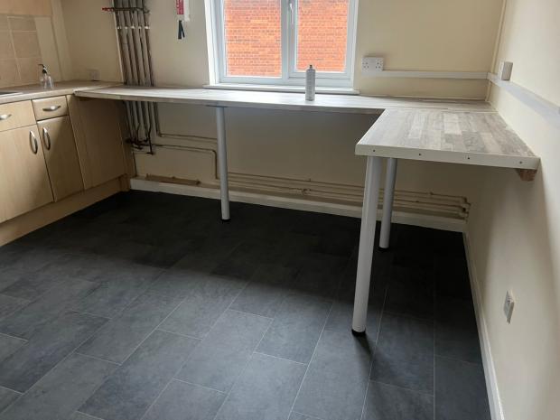 Office in Tipton - photo 3