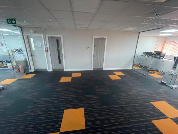 Industrial Unit in Hounslow - photo 2