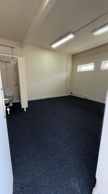 Office in Tipton - photo 2