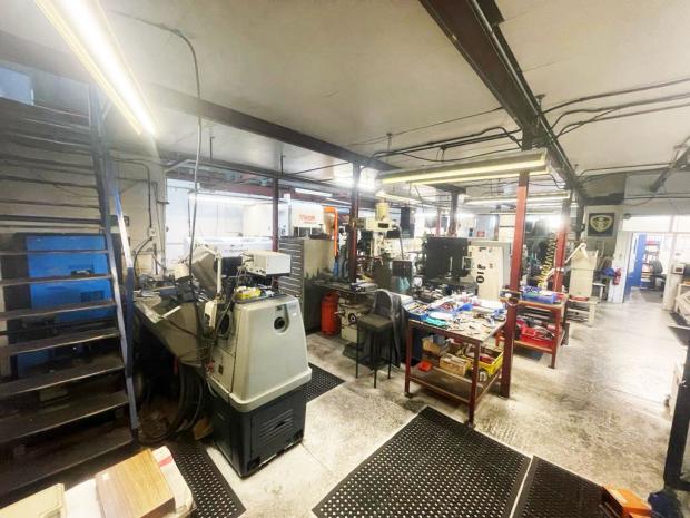 Industrial Unit in Uxbridge - photo 4