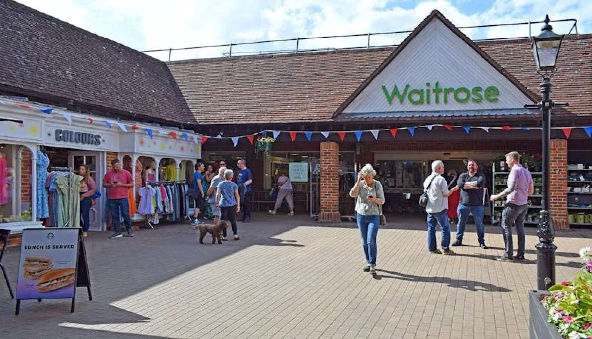 Retail/Shop in Farnham - photo 4