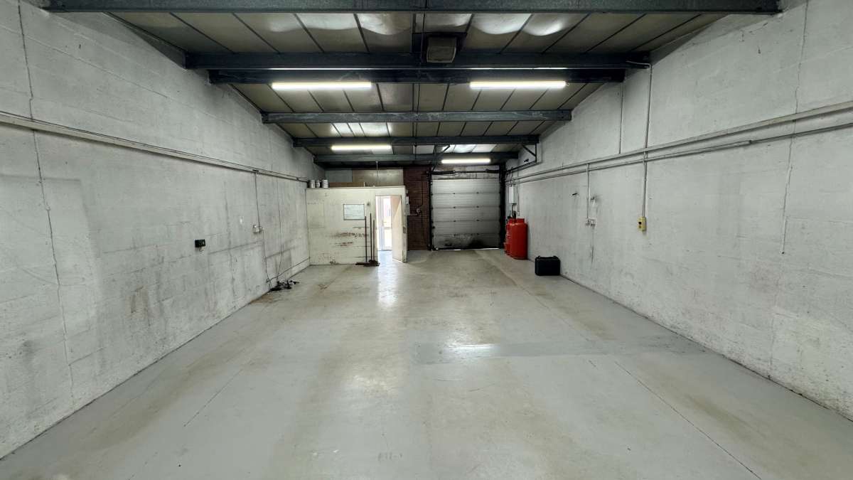 Industrial Unit in Warwick - photo 2