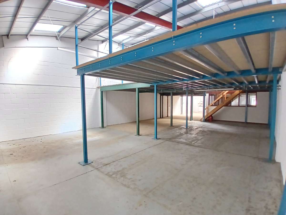 Industrial Unit in Cambridge - photo 3