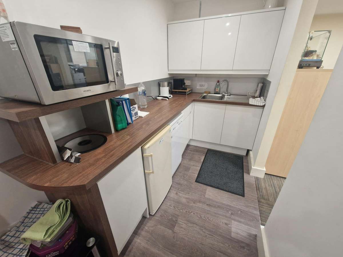 Industrial Unit in Havant - photo 4