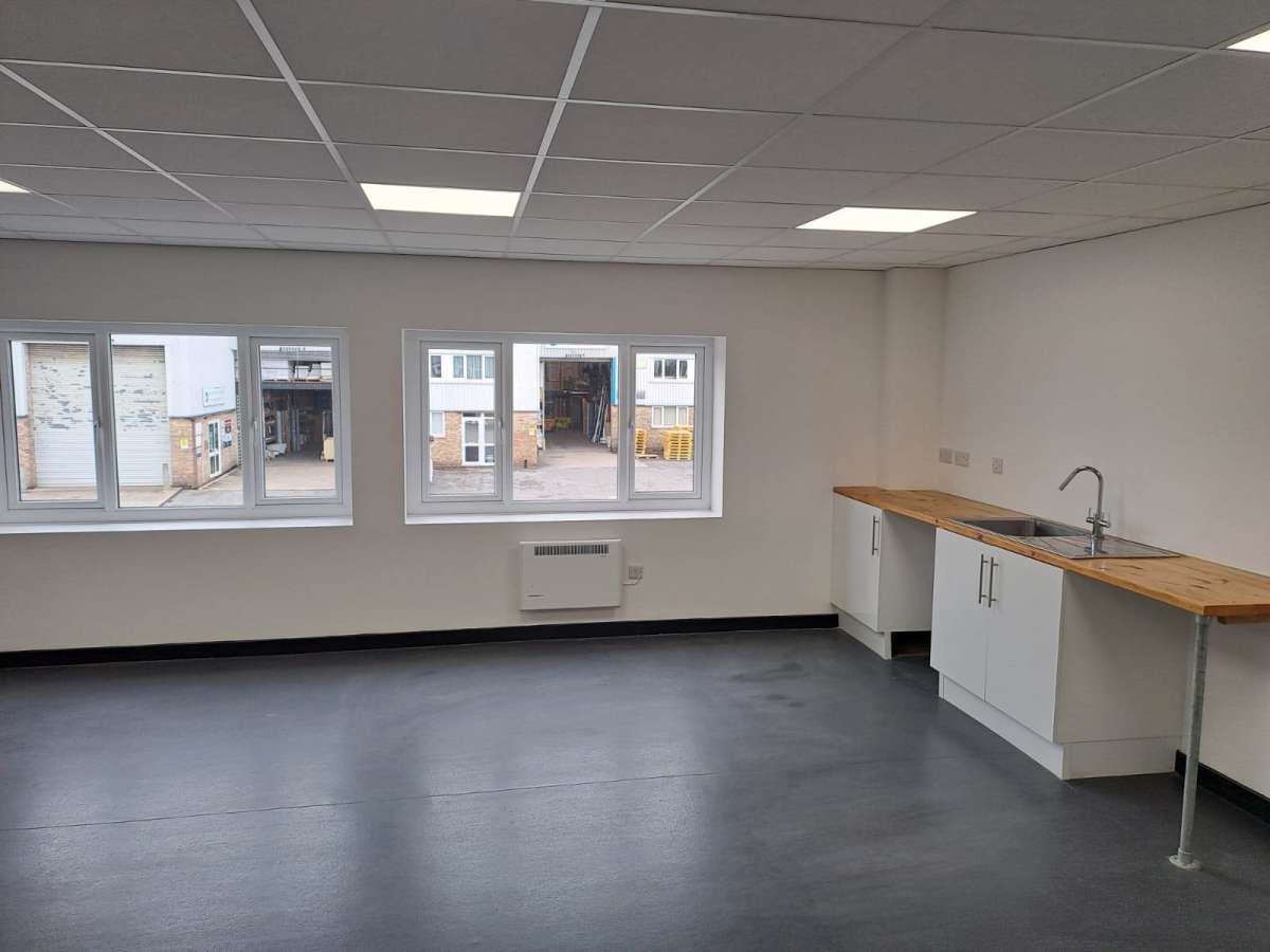 Industrial Unit in Poole - photo 3