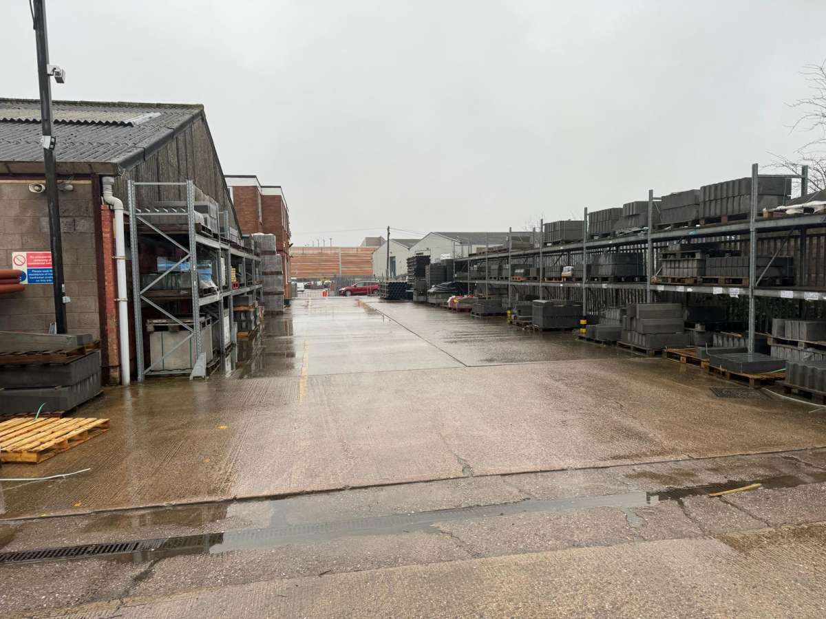 Industrial Unit in Warwick - photo 4