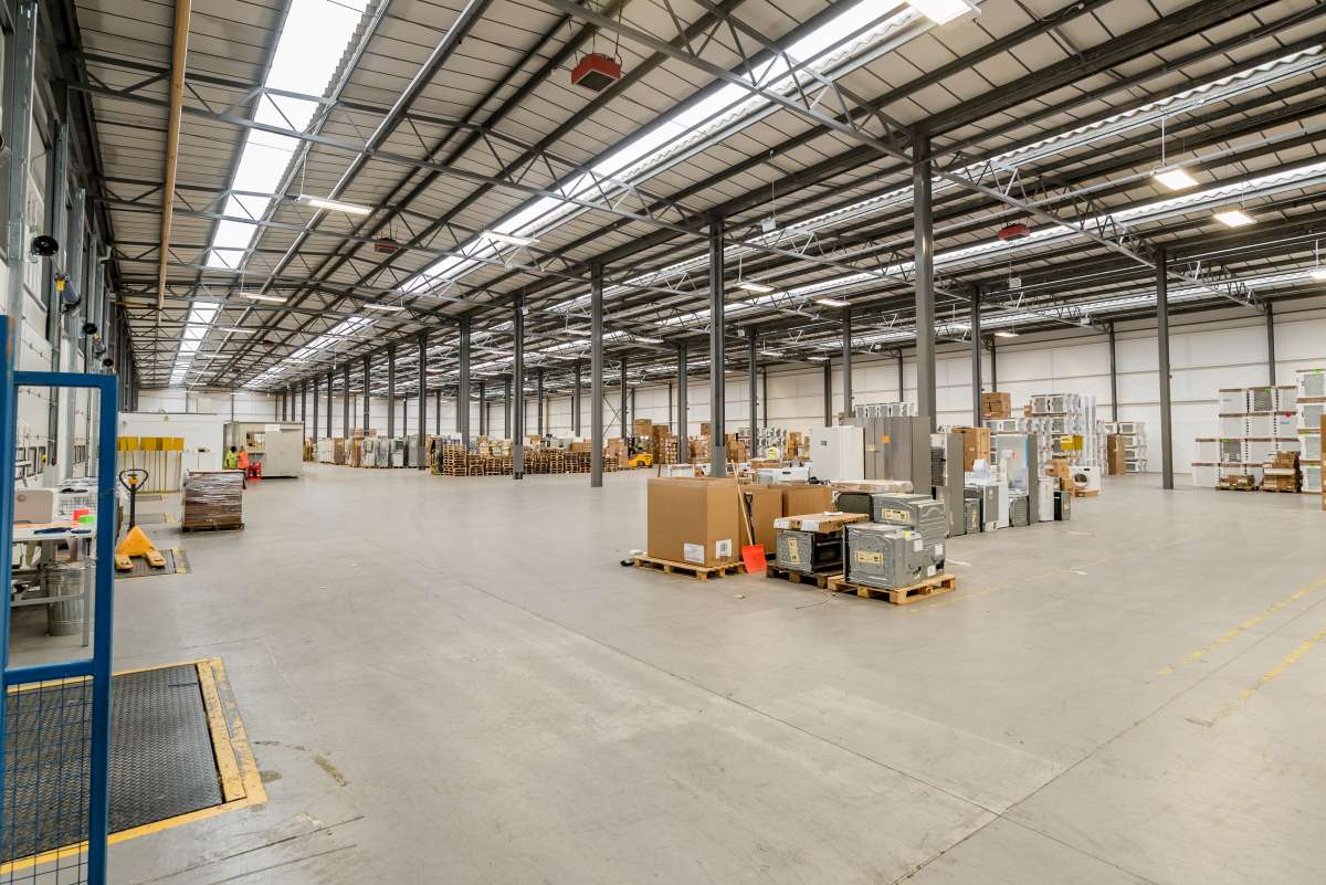 Industrial Unit in Milton Keynes - photo 2