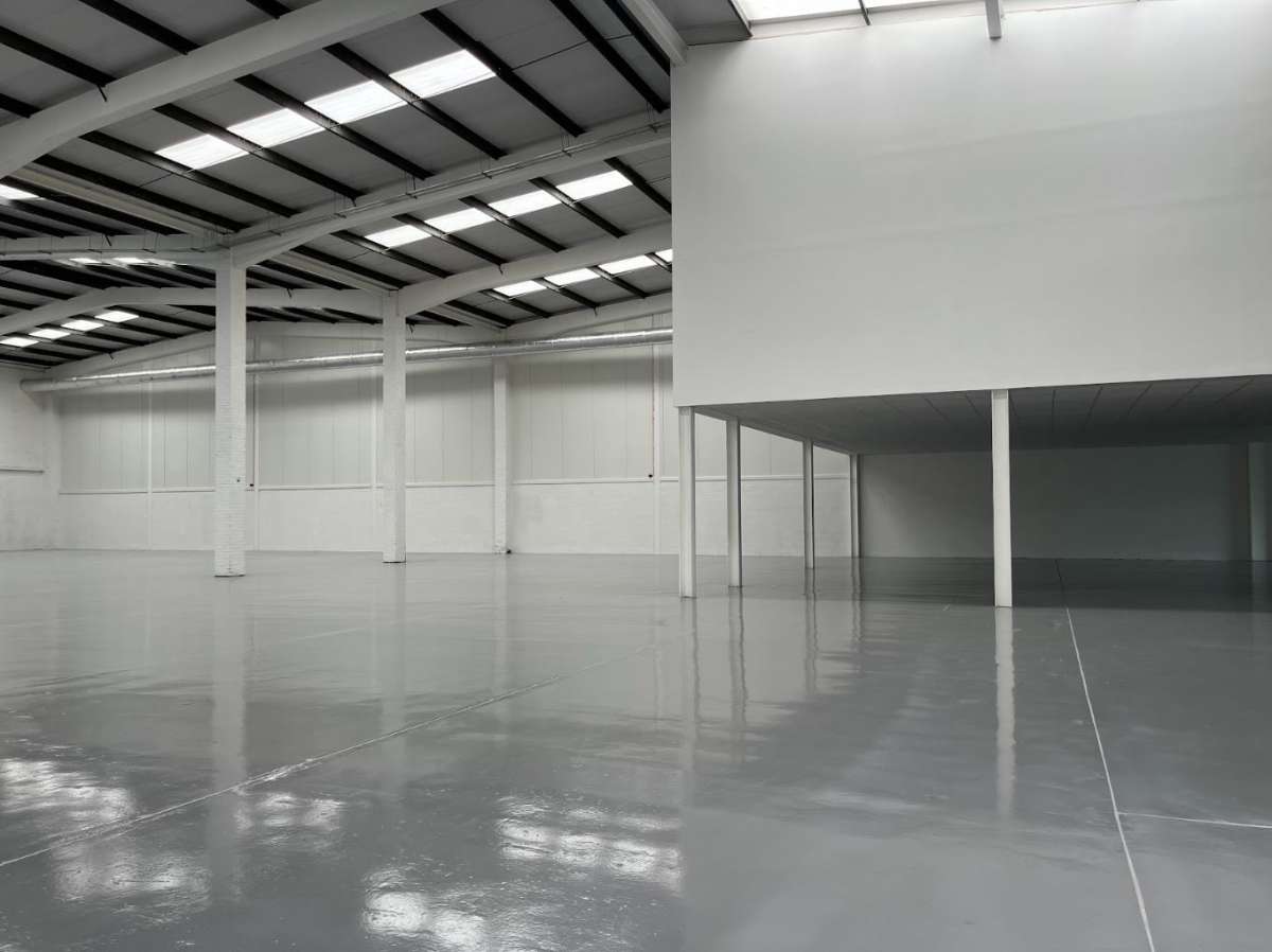 Industrial Unit in Barking - photo 4