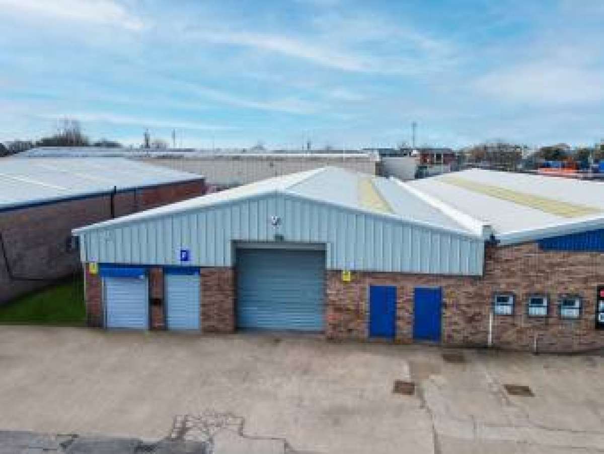 Industrial Unit in Leeds - photo 2