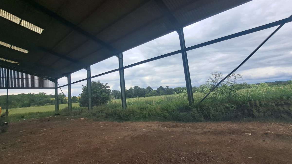 Industrial Unit in Newport Pagnell - photo 3