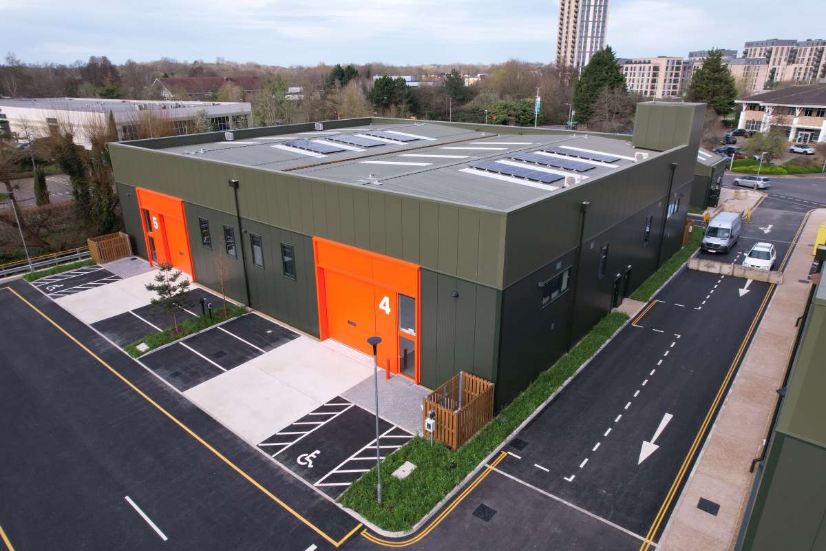 Industrial Unit in Watford - photo 2