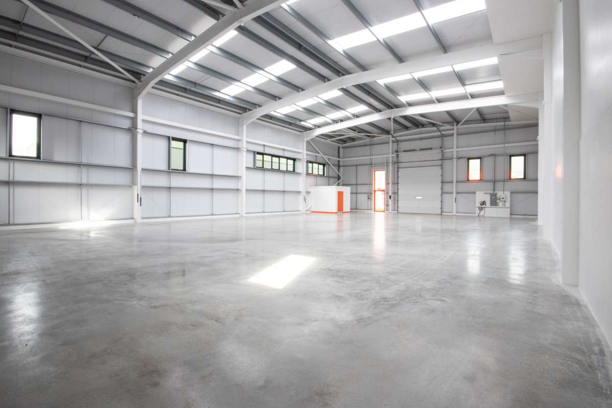 Industrial Unit in Watford - photo 2