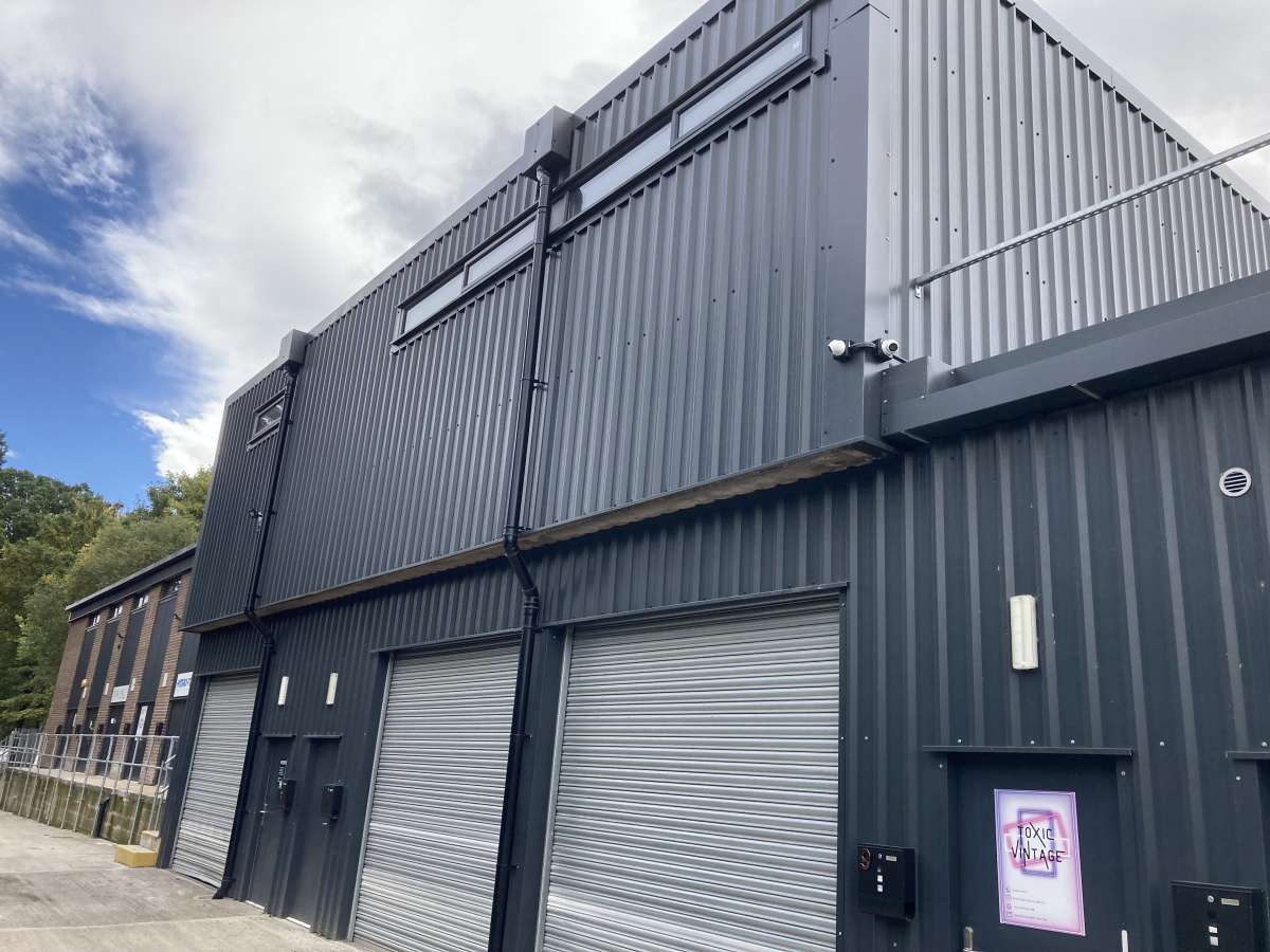 Industrial Unit in Sheffield - photo 3