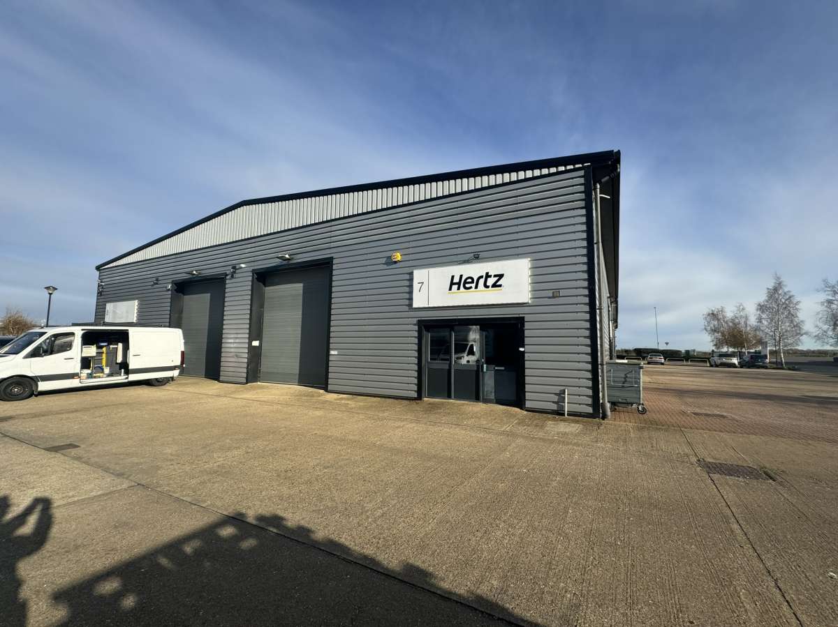 Industrial Unit in Peterborough - photo 2