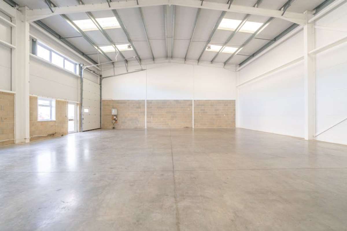 Industrial Unit in Havant - photo 3