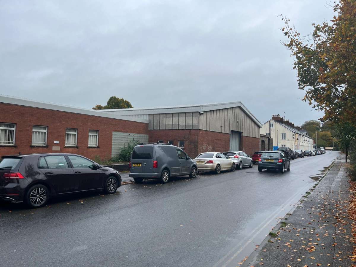 Industrial Unit in Tiverton - photo 2