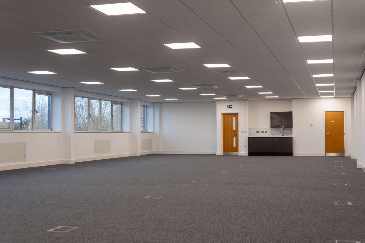 Industrial Unit in Fareham - photo 4