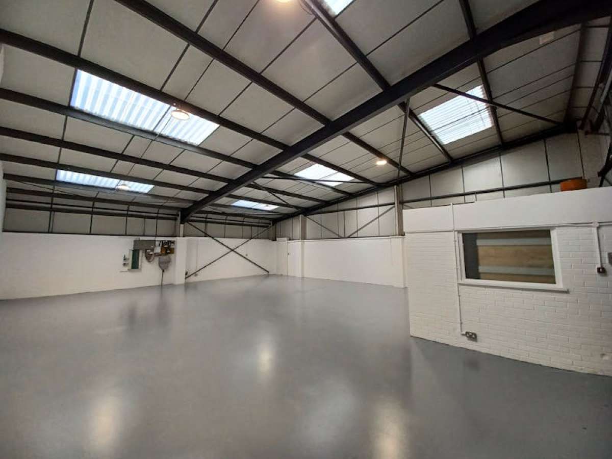 Industrial Unit in Wimborne - photo 4