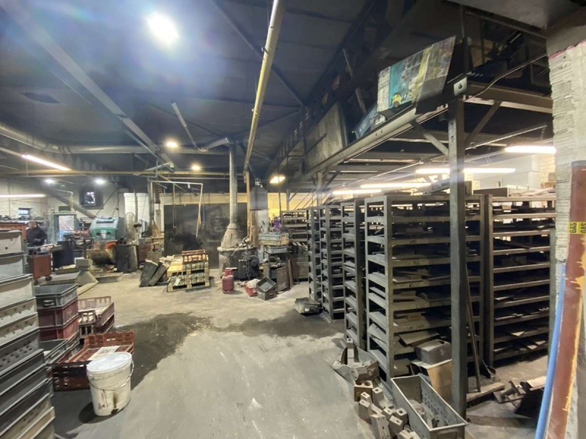 Industrial Unit in West Bromwich - photo 2