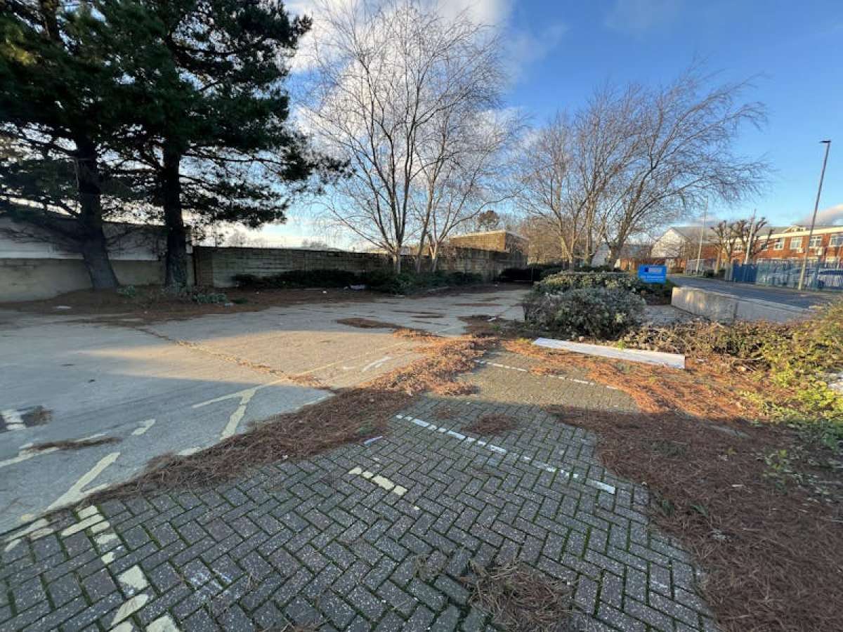 Industrial Unit in Portsmouth - photo 3