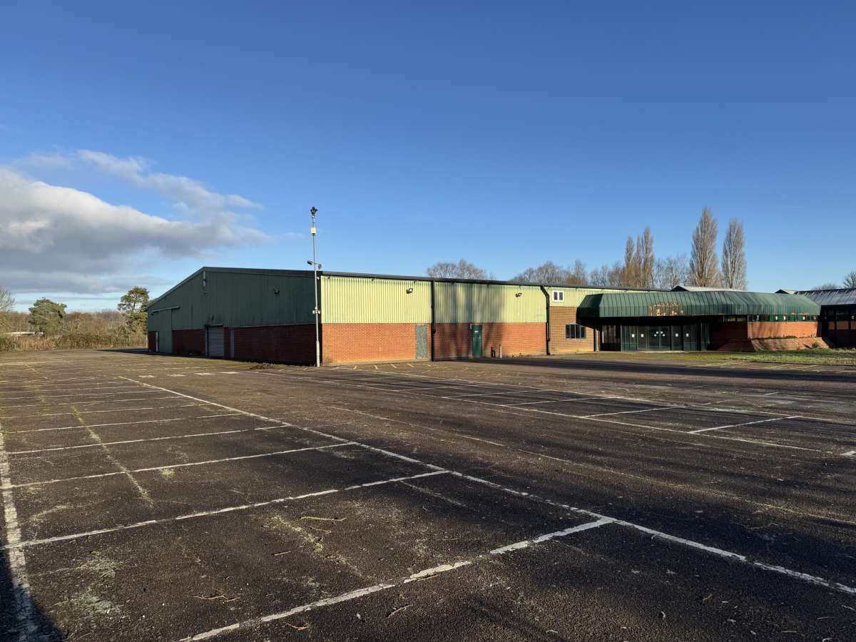 Industrial Unit in Peterborough - photo 3