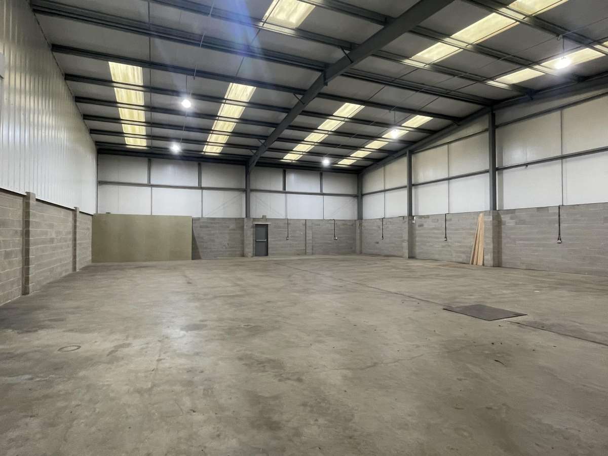 Industrial Unit in Halifax - photo 2