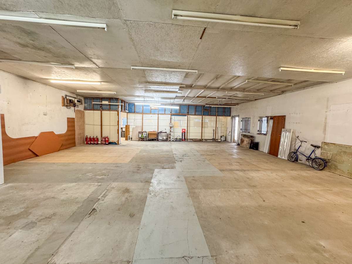 Industrial Unit in Perranporth - photo 2