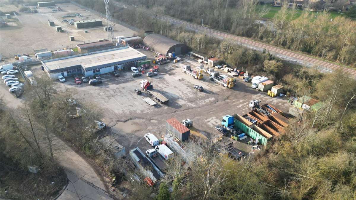 Industrial Unit in Milton Keynes - photo 4