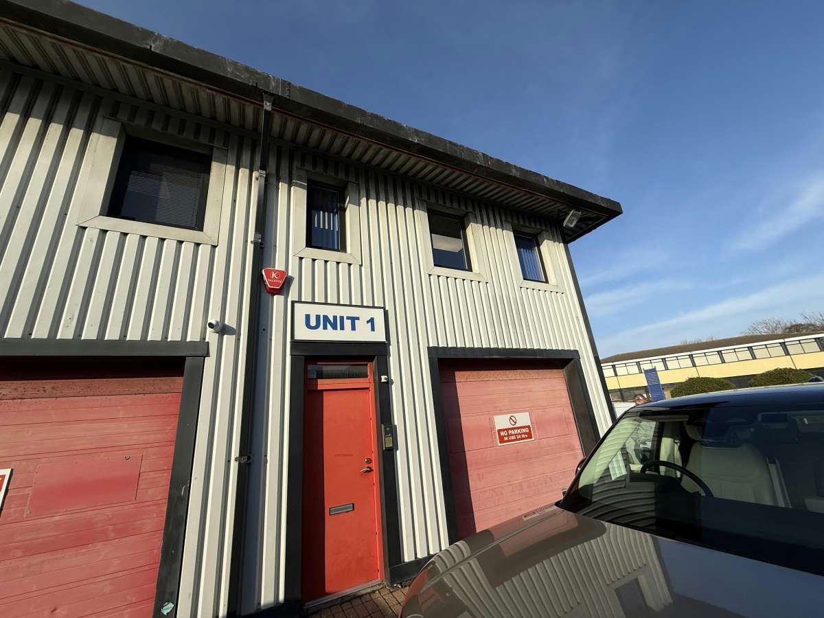 Industrial Unit in Portsmouth - photo 2