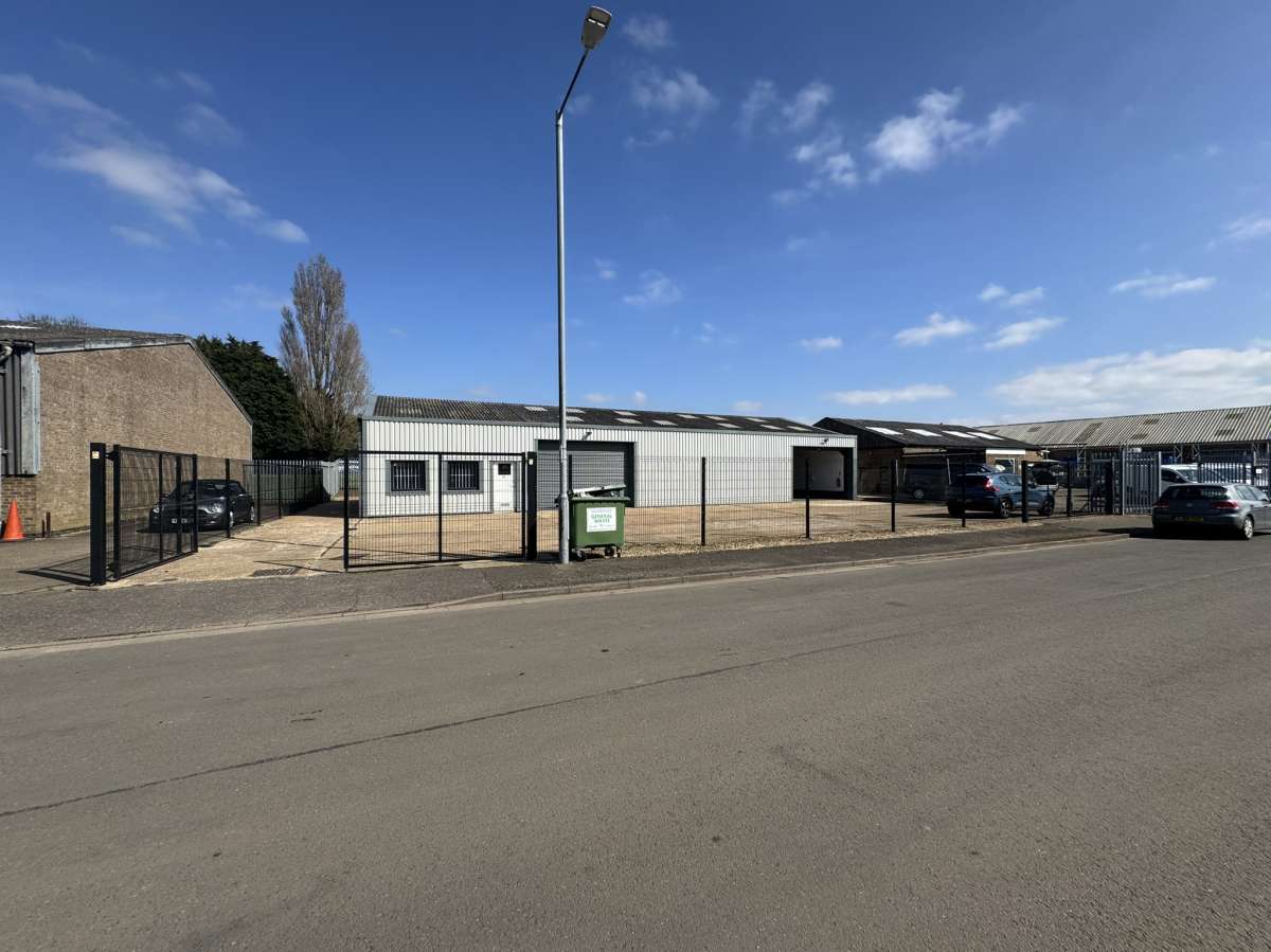 Industrial Unit in Peterborough - photo 2