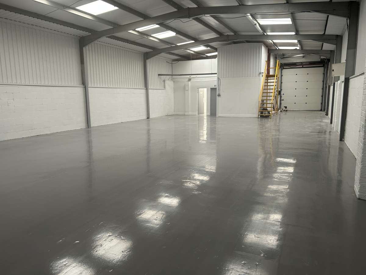 Industrial Unit in Chandlers Ford - photo 2