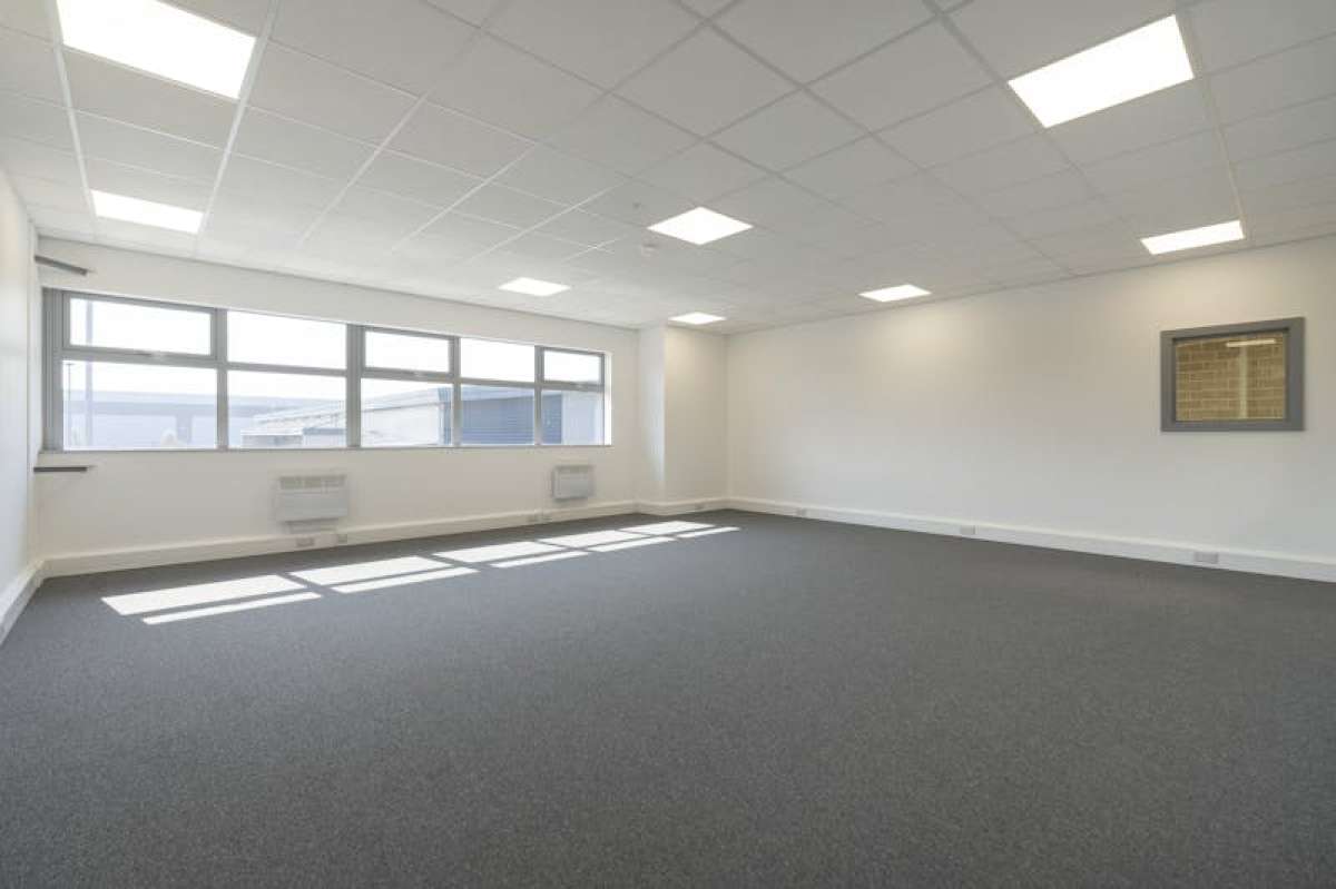 Industrial Unit in Portsmouth - photo 4